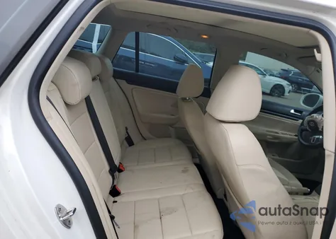 2010 Volkswagen Jetta Tdi z USA, uszkodzony, nr VIN 3VWTL7AJ3AM690956